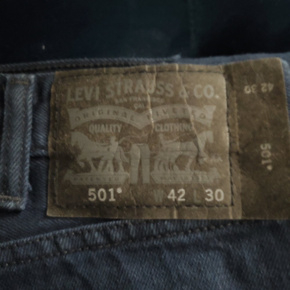 Levi's Men's Dark Gray Straight Jeans - Picture 2 of 2